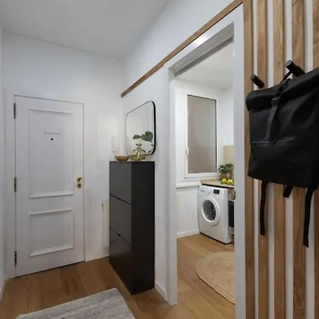 Apartment Bantu - 1 Bedroom And Balcony In Eixample Esquerra
